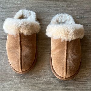 Ugg Australia woman’s slip on slippers